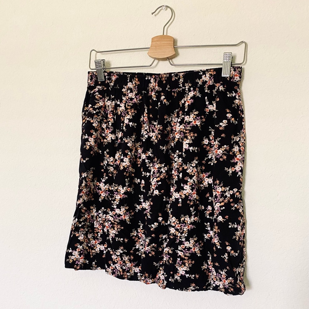 *NEW* Old Navy | Black Floral Skirt | Medium